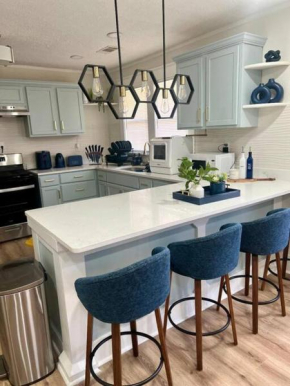 Bluebell Bliss Midtown Retreat - 4mi to Downtown